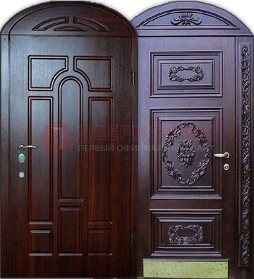 Стильная железная арочная дверь с декоративным элементом ДА-24 в Электростали