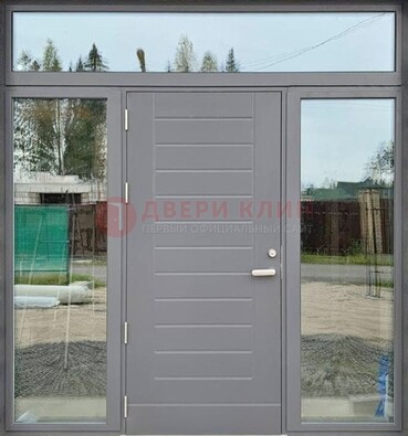 Серая стальная дверь с панелью МДФ и стеклянными фрамугами ДФГ-28 в Электростали