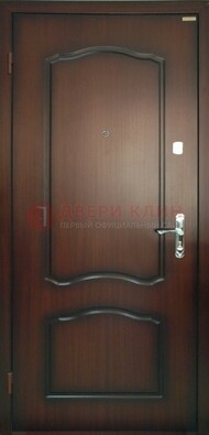 Коричневая стальная дверь с МДФ ДМ-138 для квартиры в Электростали