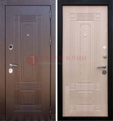 Коричневая входная дверь с МДФ ДМ-173 для кирпичного дома в Электростали