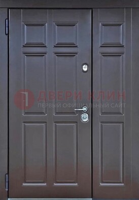 Тёмная двухстворчатая входная дверь для коттеджа с МДФ ДМ-533 в Электростали