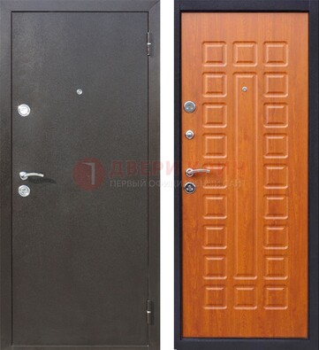 Коричневая стальная дверь с порошковым напылением ДП-202 в Сургуте