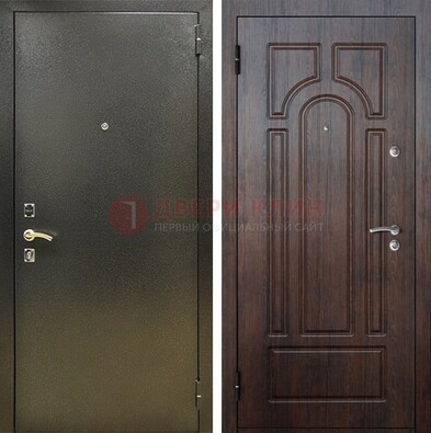 Железная темно-серая дверь с порошковым напылением и МДФ Тисненый орех ДП-275 в Электростали