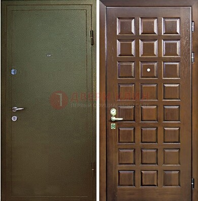Зеленая входная дверь с порошковым окрасом ДП-64 в Электростали
