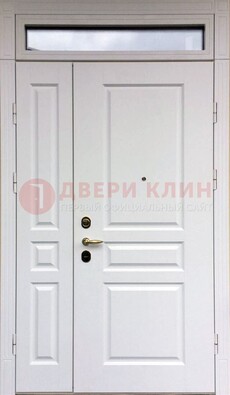 Белая двухстворчатая металлическая дверь со стеклом ДС-63 в Электростали