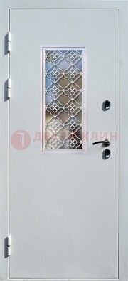 Серая металлическая дверь со стеклом и ковкой ДС-75 в Электростали