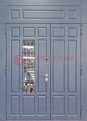 Серая двухстворчатая дверь Винорит со стеклом и ковкой ДСК-234 RAL 7024 в Электростали