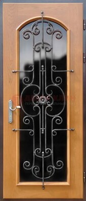 Морозостойкая дверь со стеклом темного цвета и ковкой ДСК-63 в Электростали