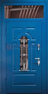 Синяя железная филенчатая дверь со стеклом и ковкой ДСК-97 в Электростали