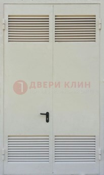 Белая металлическая техническая дверь с вентиляционной решеткой ДТ-6 в Электростали