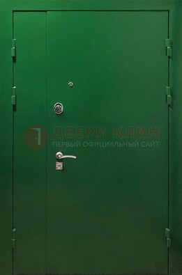 Зеленая распашная тамбурная дверь Порошок ДТМ-47 в Электростали