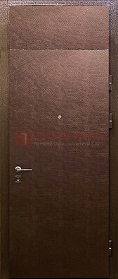 Коричневая стальная дверь с винилискожей ДВ-24 в Электростали