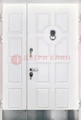 Белая входная дверь с виноритом ДВТ-246 в Электростали