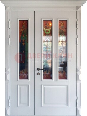 Белая полуторная металлическая дверь с витражом ВЖ-12 в Электростали